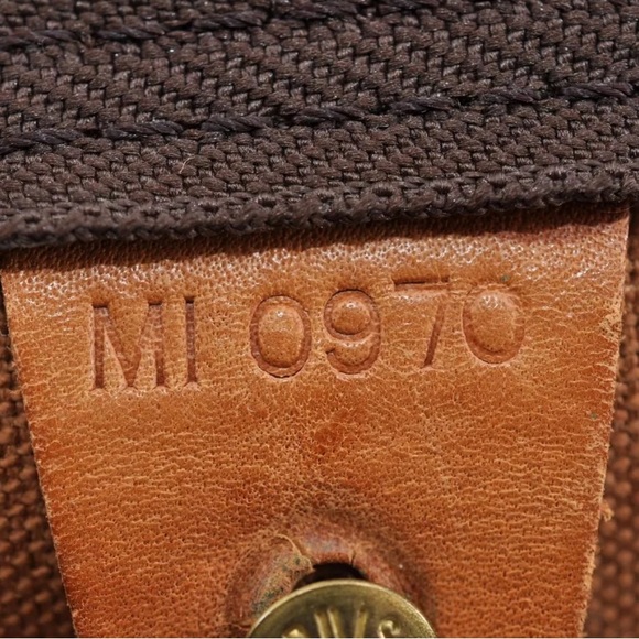 Authentic Louis Vuitton Keepall 60 Duffle - Picture 10 of 12